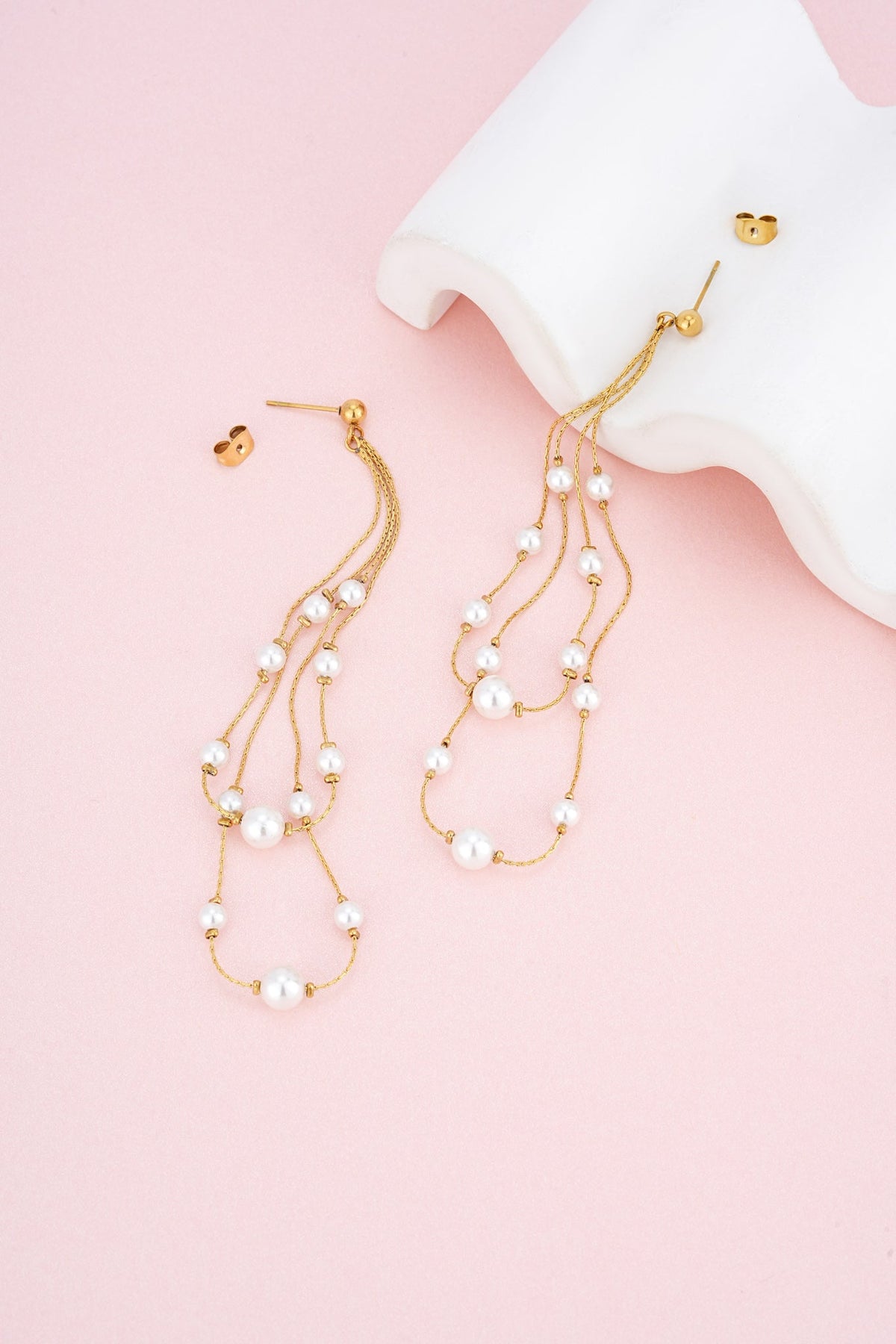 HEYCHIC Marilla Pearl Earrings (Gold)