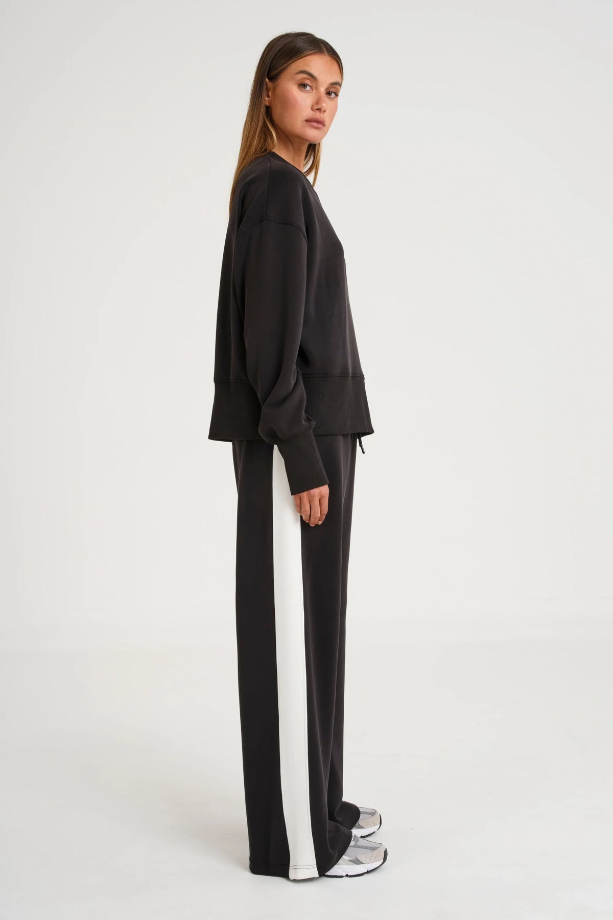 Soft Luxury Contrast Wide Leg Track Pant (Black)