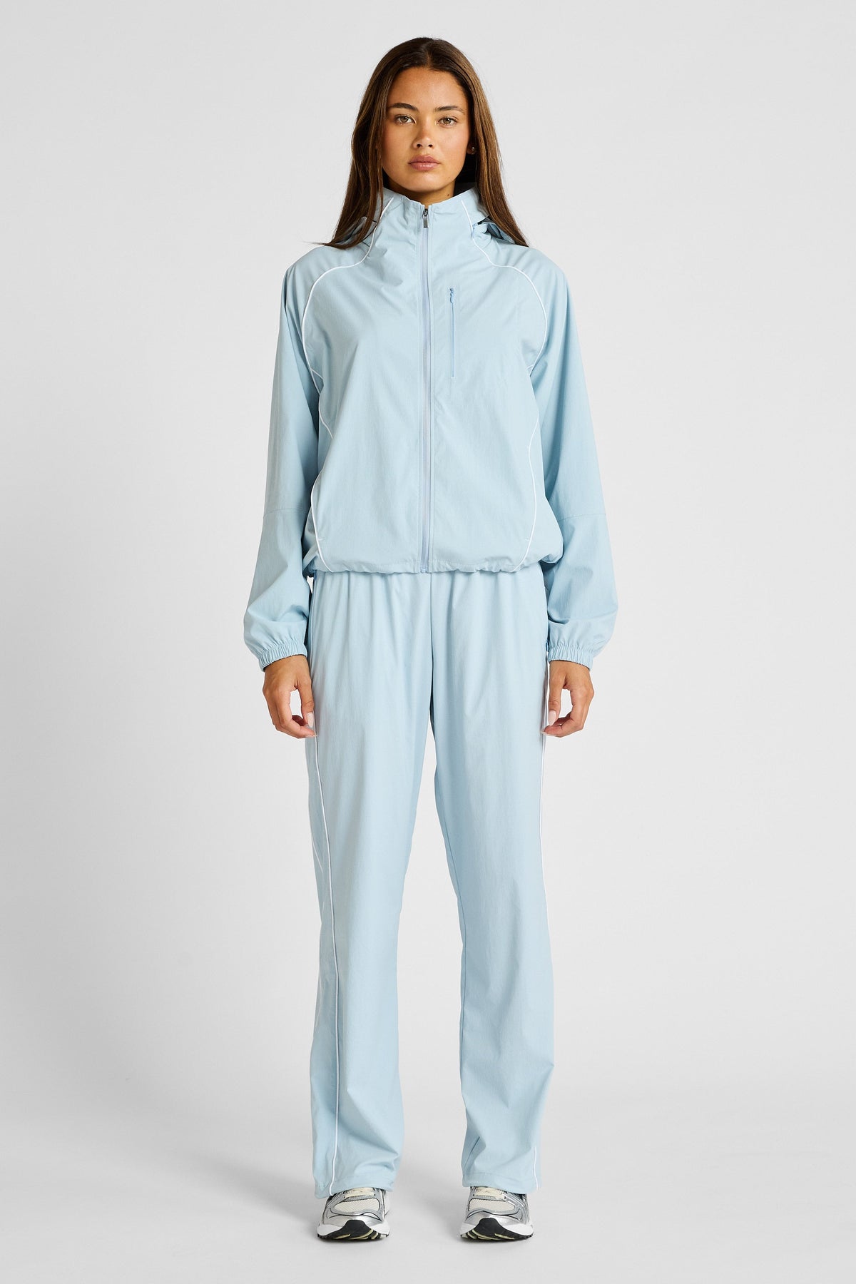 Spray Contrast Piping Windbreaker (White)