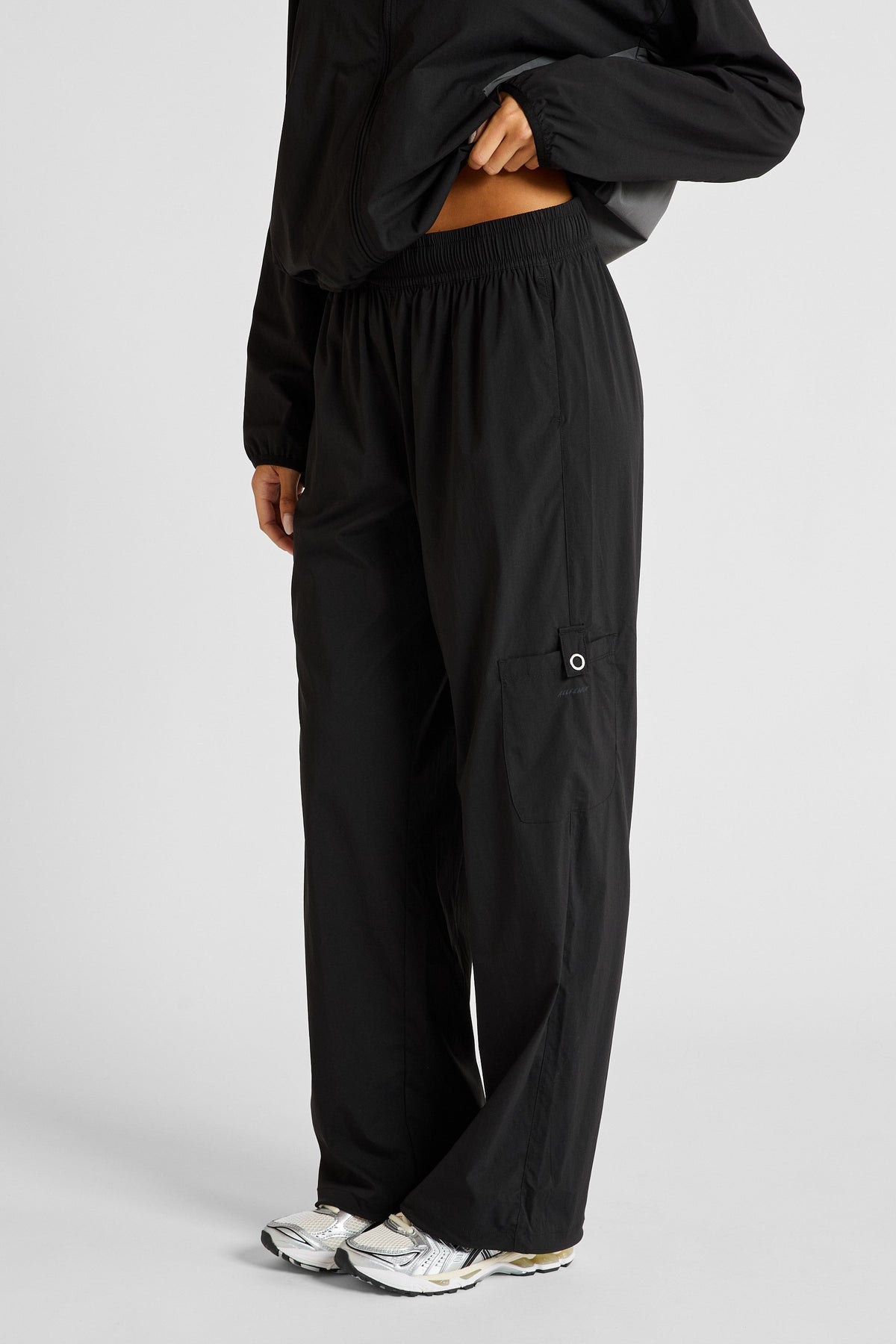 Spray Wide Leg Pocket Pant (Black)