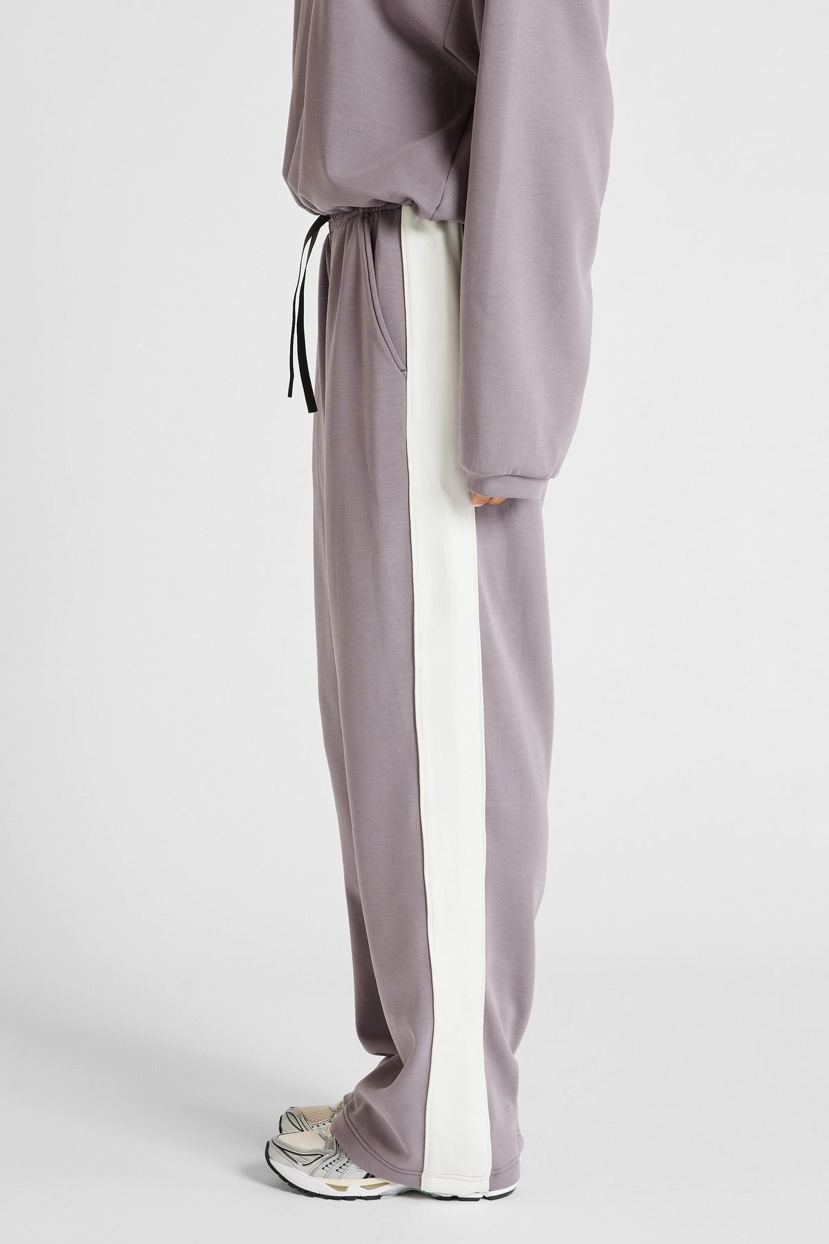 Soft Essentials Contrast Wide Leg Pant Graphite/ (Chalk)