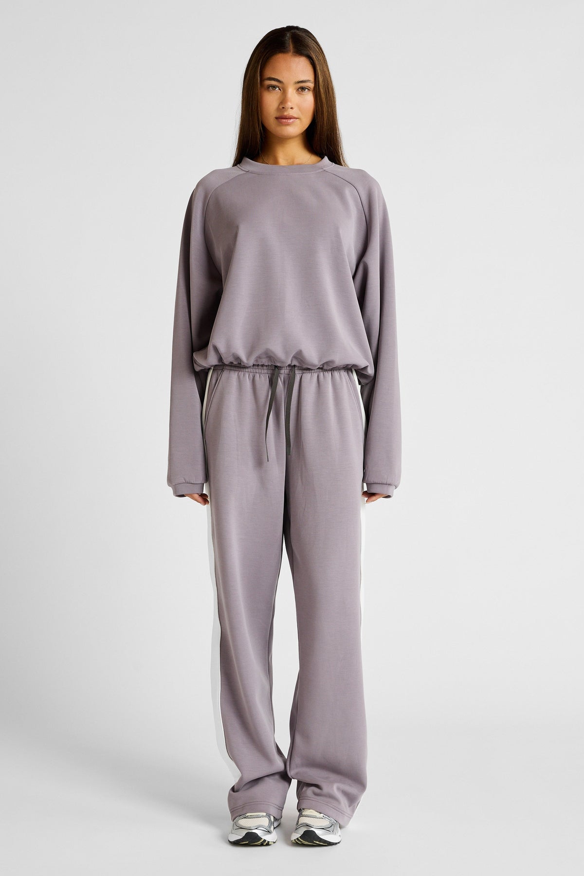 Soft Essentials Cropped Crew Neck Jumper (Graphite)