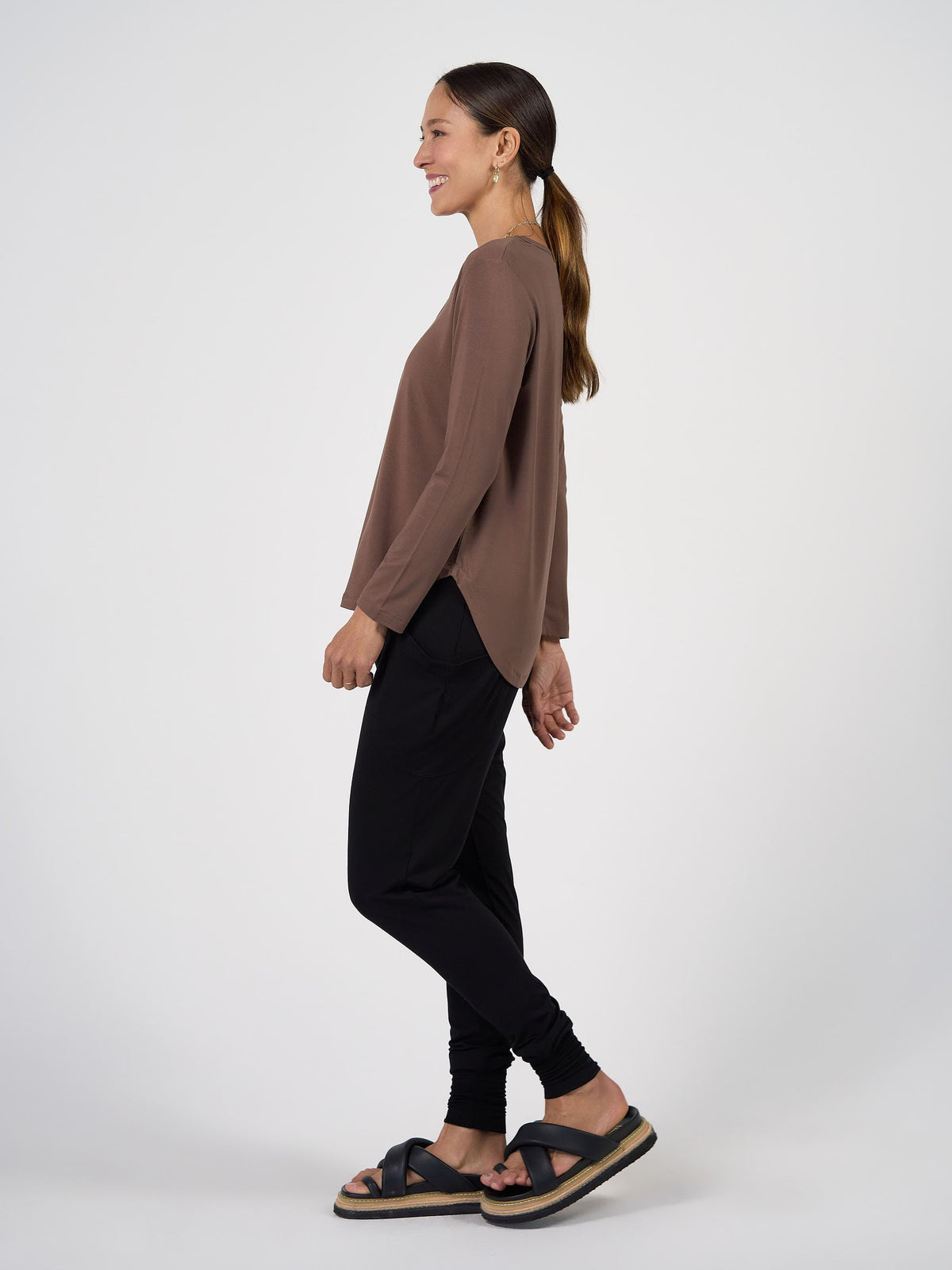 Lou Lou Sia V Neck Bamboo Longsleeve Top (Chocolate)
