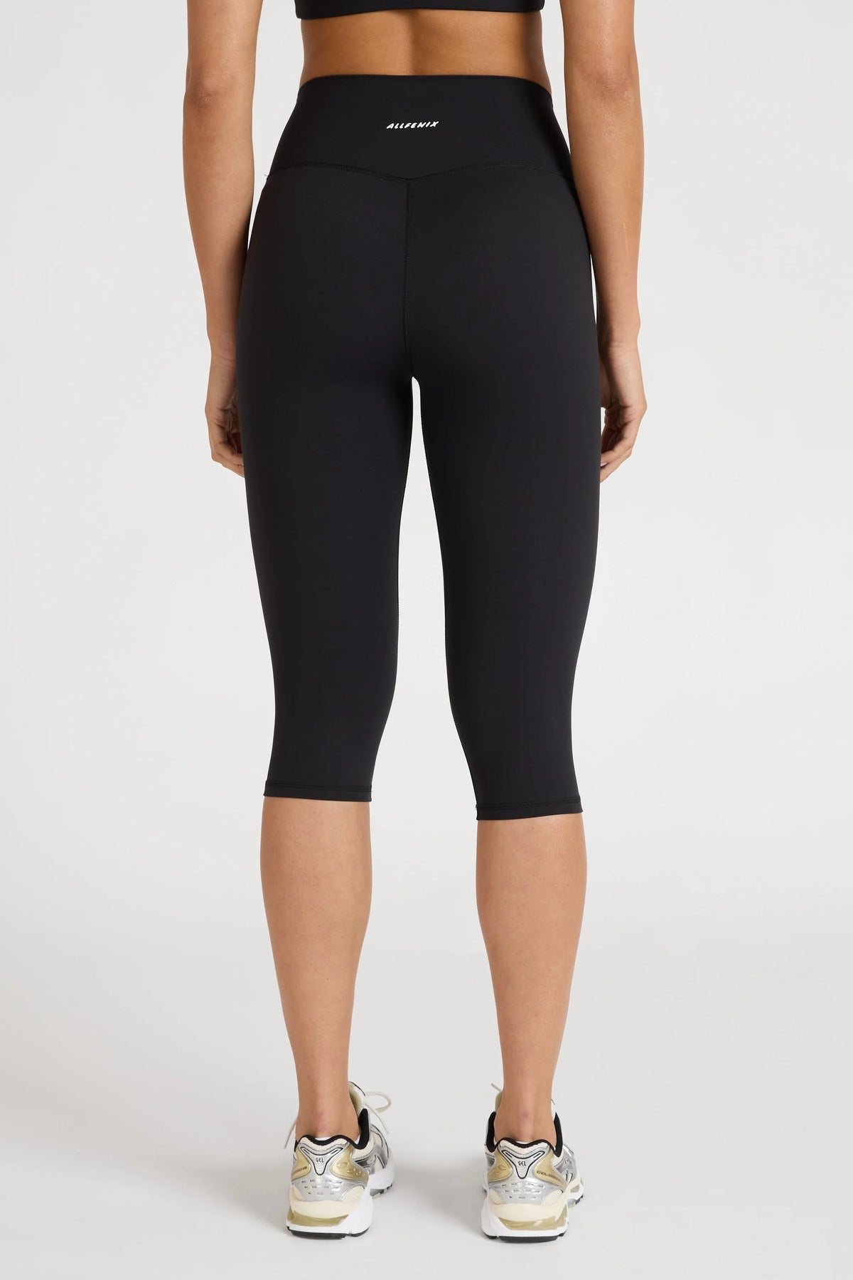 EcoSculpt Capri Legging (Black)