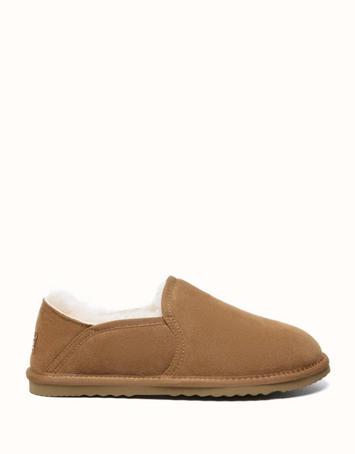 Image of Slippers. Product name - AUSTRALIAN SHEPHERD® Barn Slippers in Chestnut colour by brand - Ugg Australian Shepherd