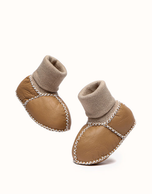 AUSTRALIAN SHEPHERD® Baby Erin With Warmer Bootie (Chestnut)