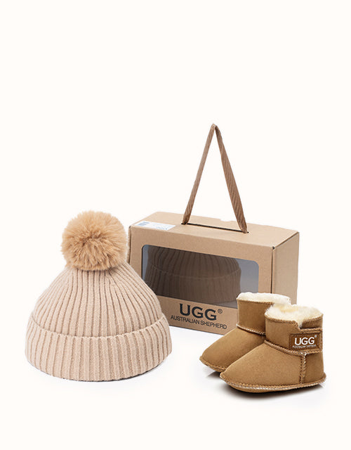 Image of Hats. Product name - AUSTRALIAN SHEPHERD® Kids Beanie Bootie Gift Pack in Chestnut colour by brand - Ugg Australian Shepherd