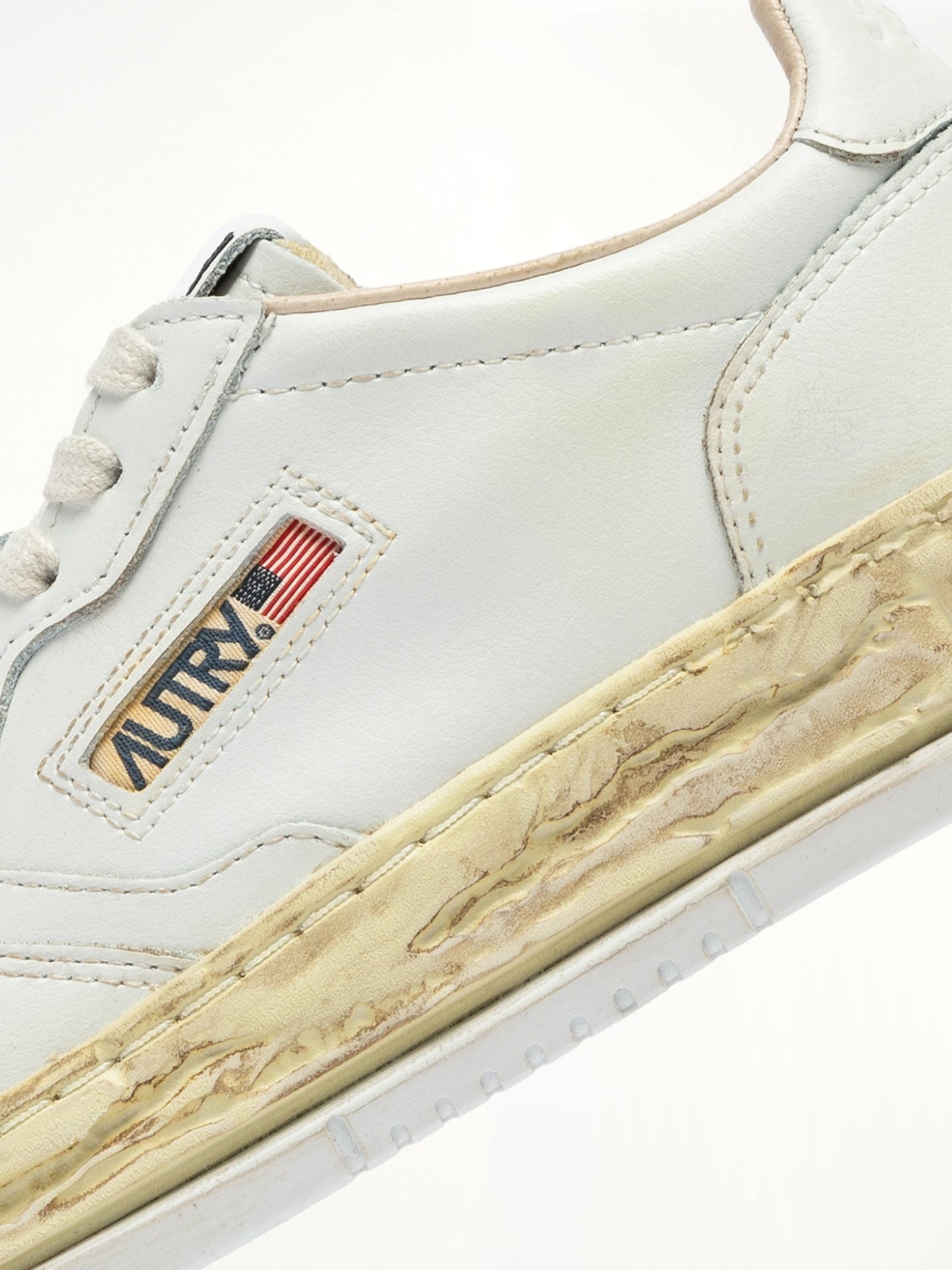 AUTRY MMY Super Vintage Low Sneaker (White)