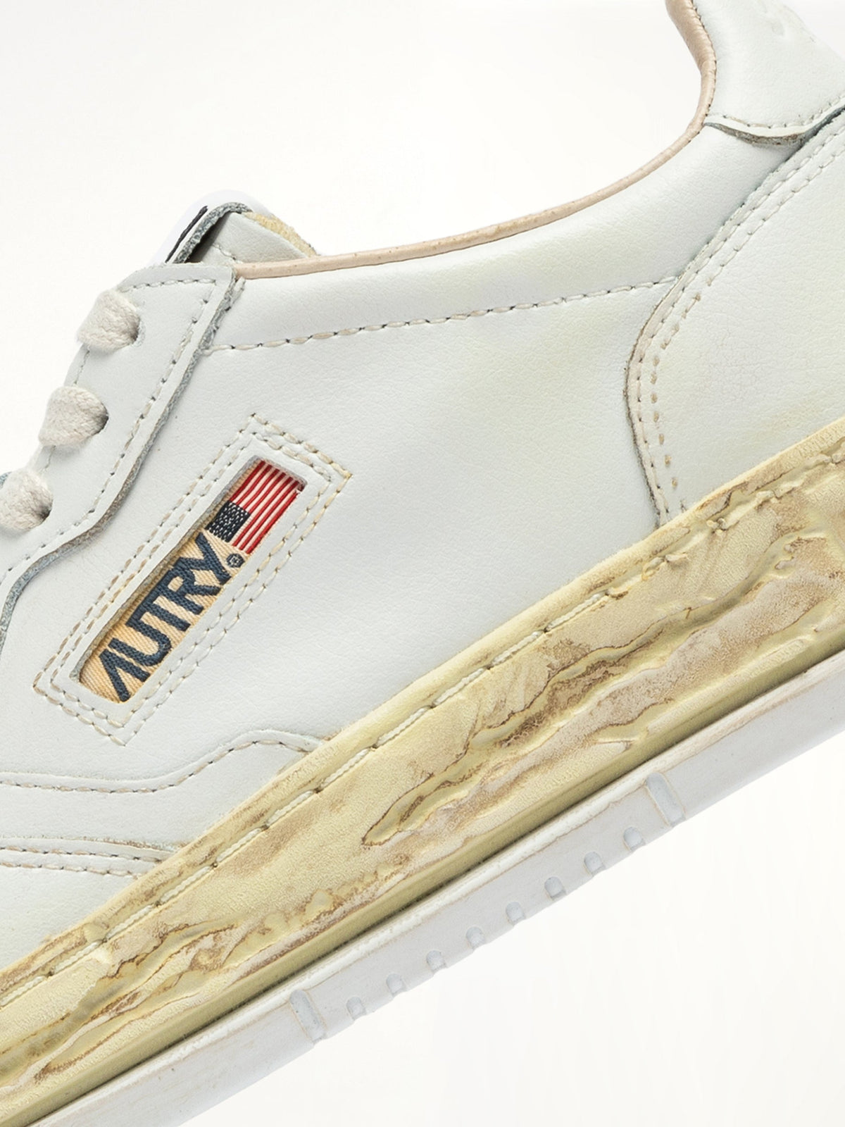 AUTRY MMY Super Vintage Low Sneaker (White)