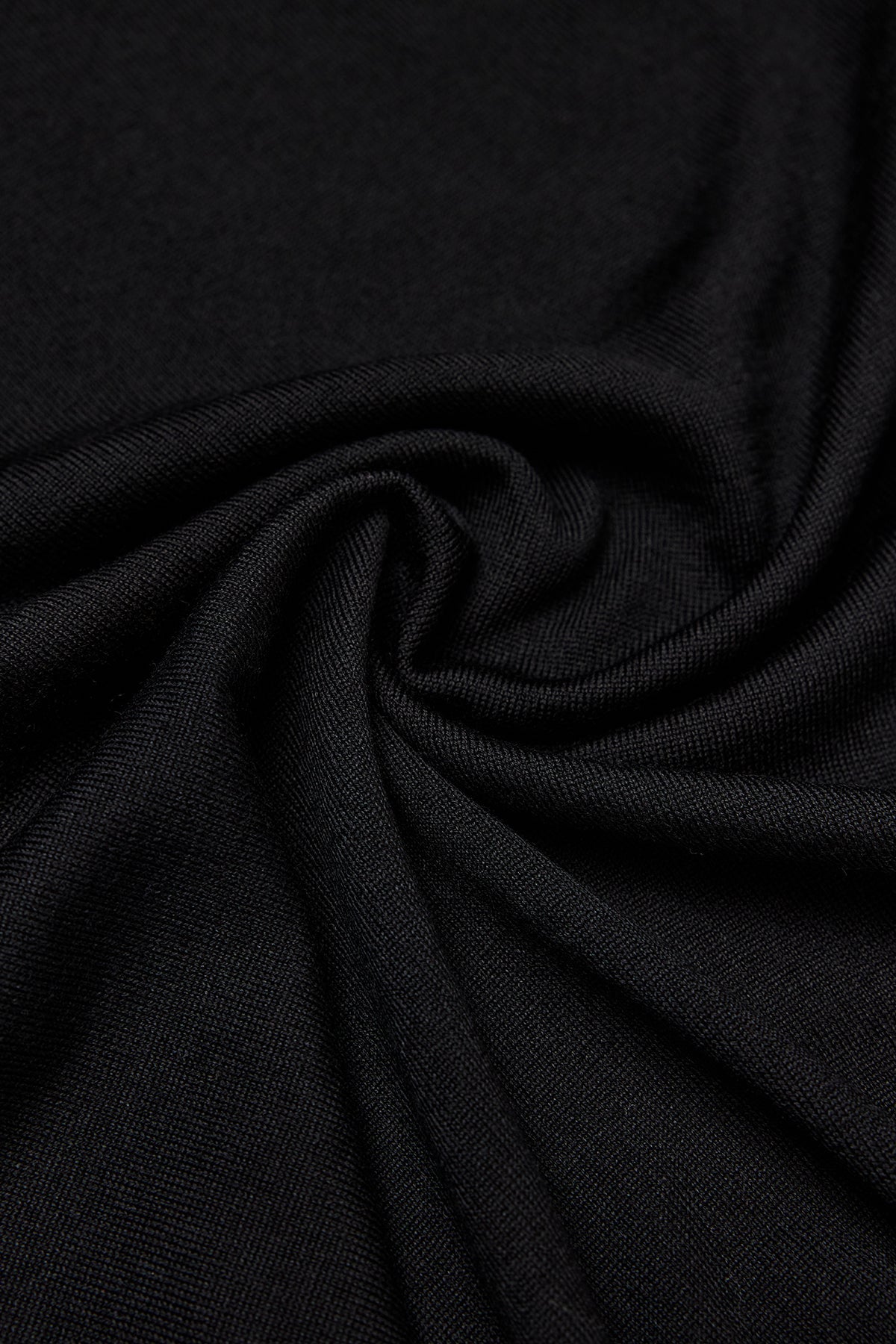 Anthony Squires Vee (Black)