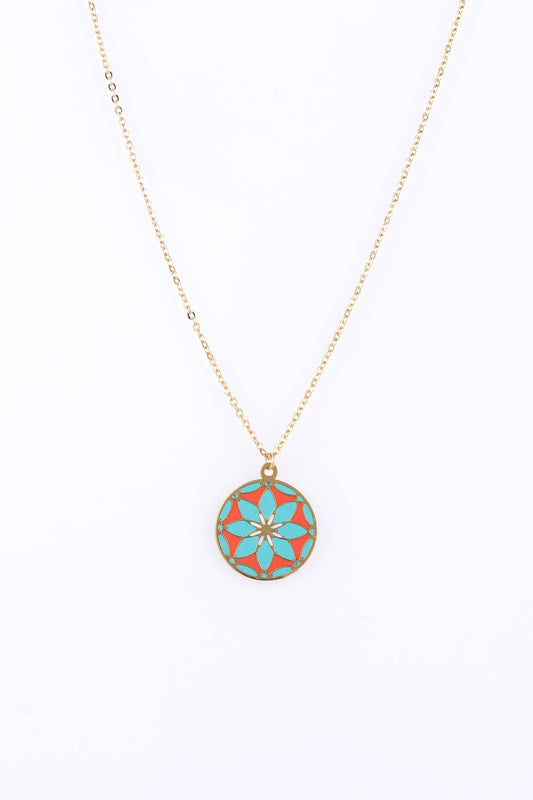 Heychic Amari Floral Pendant Necklace (Gold)