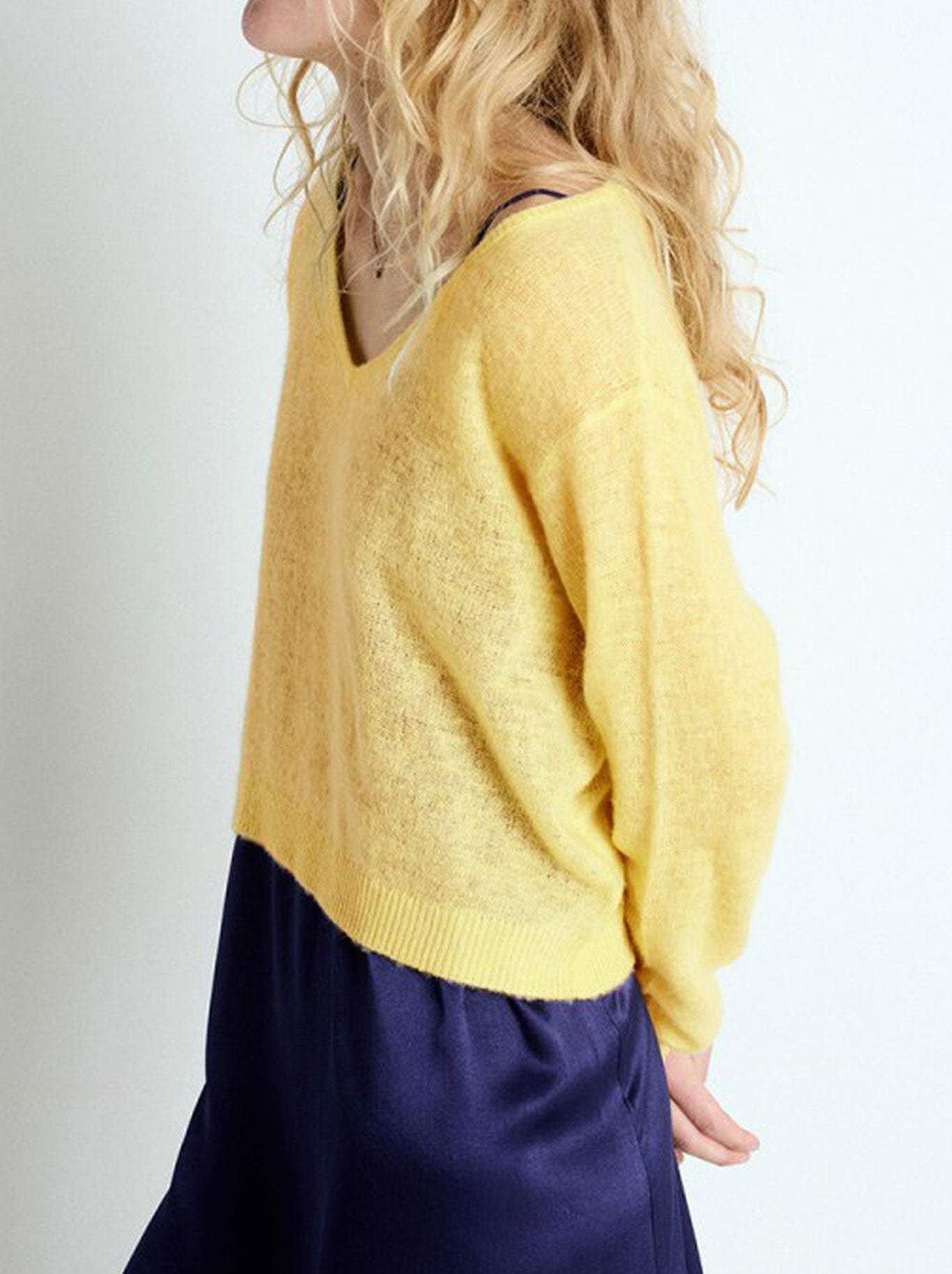 AMERICAN VINTAGE DUMY FINE V NECK JUMPER (Shell)