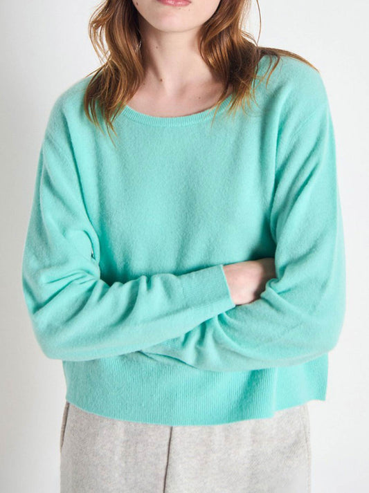 Image of a model wearing Outerwear. Productname: AMERICAN VINTAGE RAXOW BOATNECK JUMPER in Nautical colour by brand - American Vintage