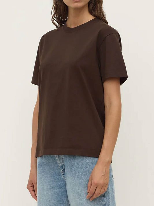 ASSEMBLY LABEL ORGANIC BASE TEE (Ganache)