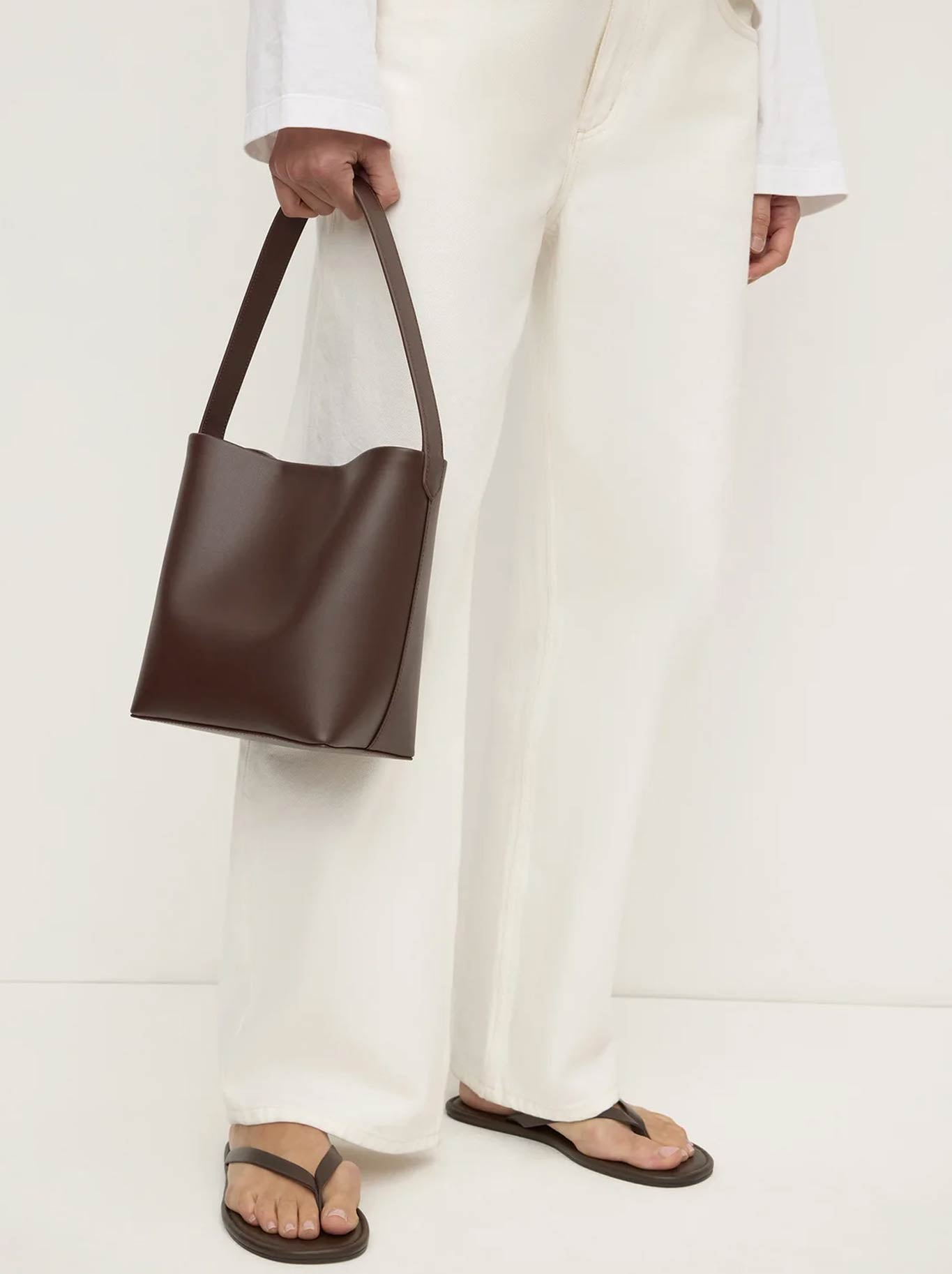 ASSEMBLY LABEL NOVA MINI BUCKET BAG (Walnut)
