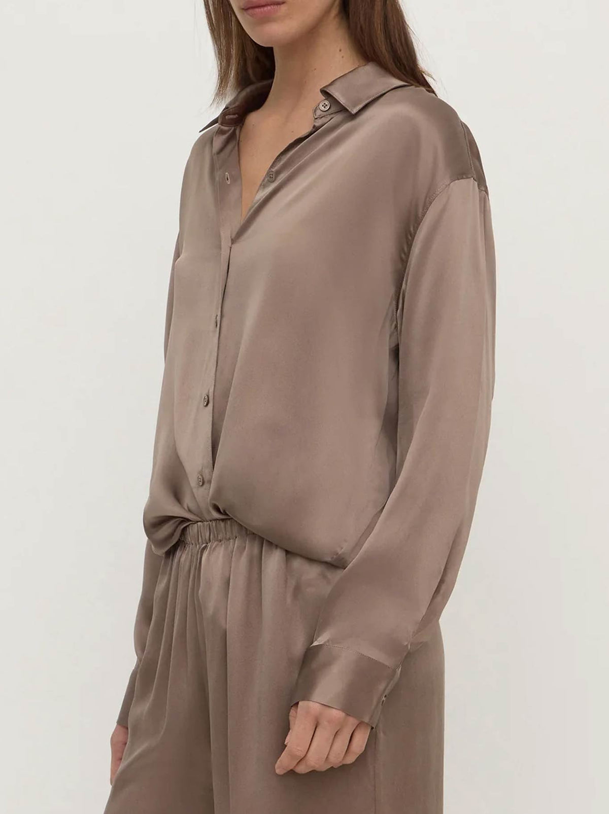 ASSEMBLY LABEL PIPPA SILK LONG SLEEVE SHIRT (Dark/Sand)