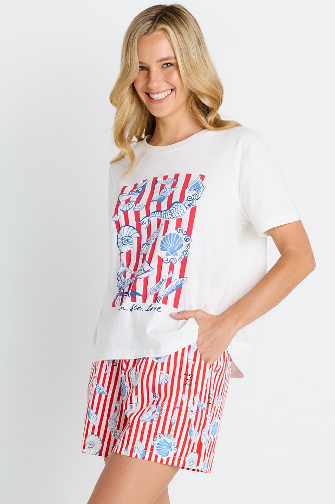 Betty Basics Ellia Crew Tee (Sun, Sea, Love Print)