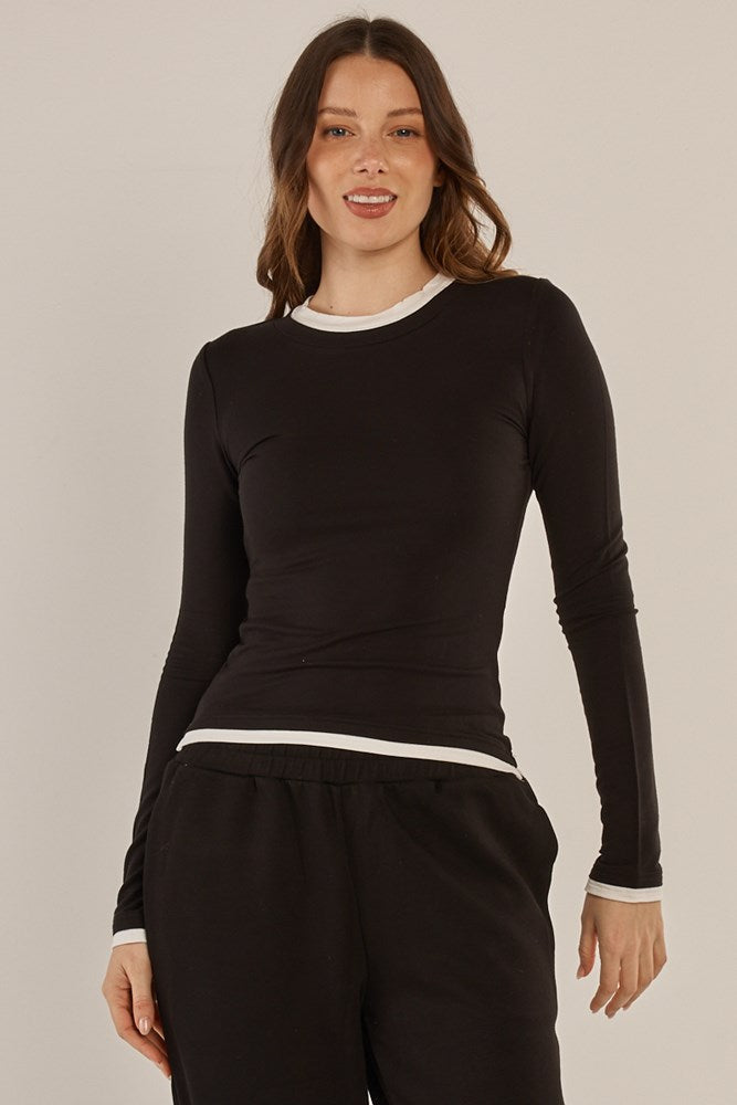 Image of T-Shirts. Productname: Betty Basics Cloud Tee Black in Black colour by brand - Betty Basics