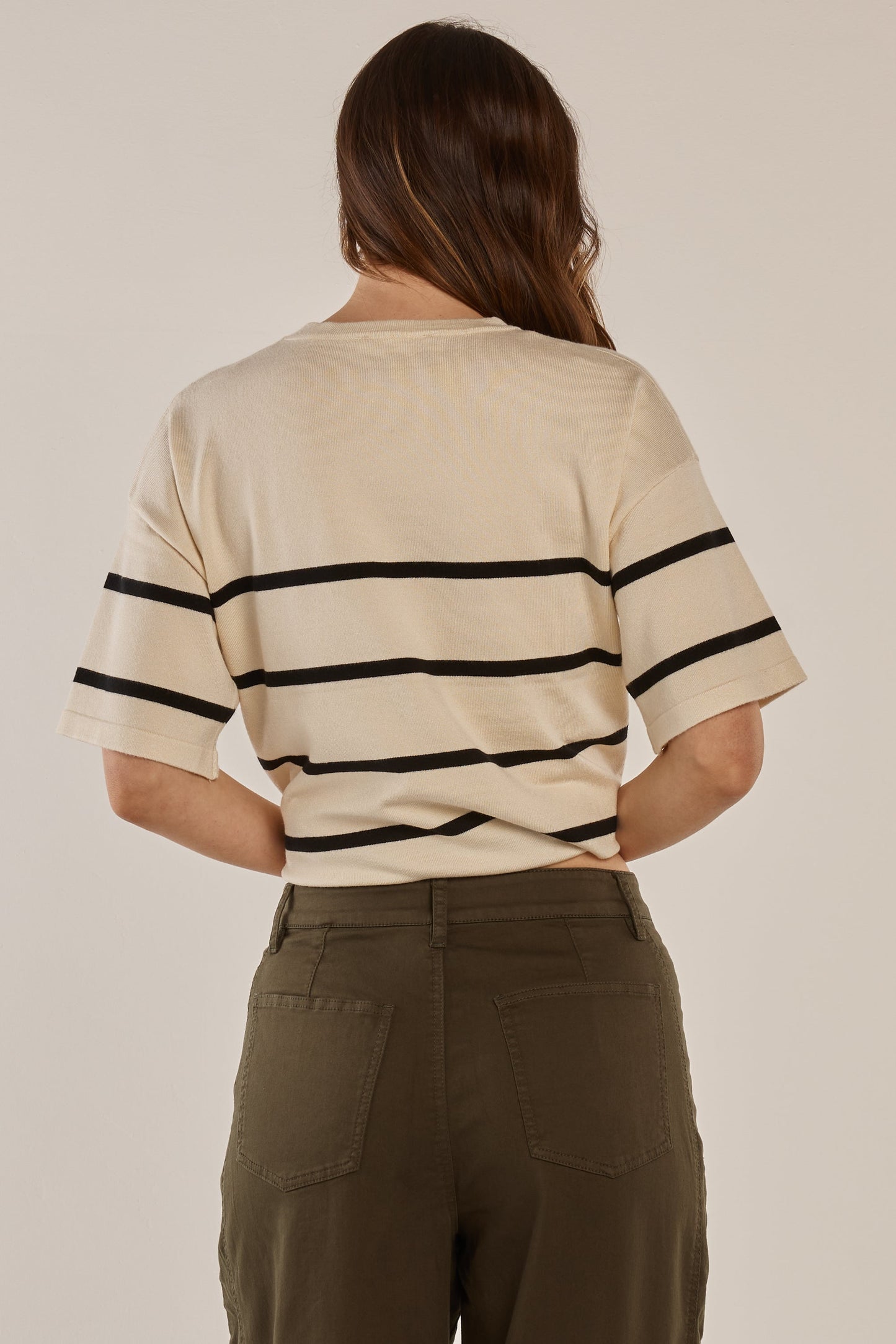 Betty Basics Bailey Boxy Top (Cream/Liquorice)