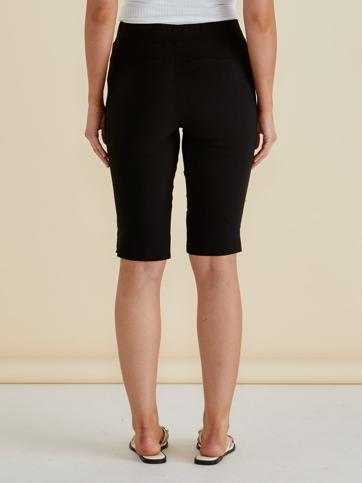 Betty Basics Bermuda Bengaline Short (Black)