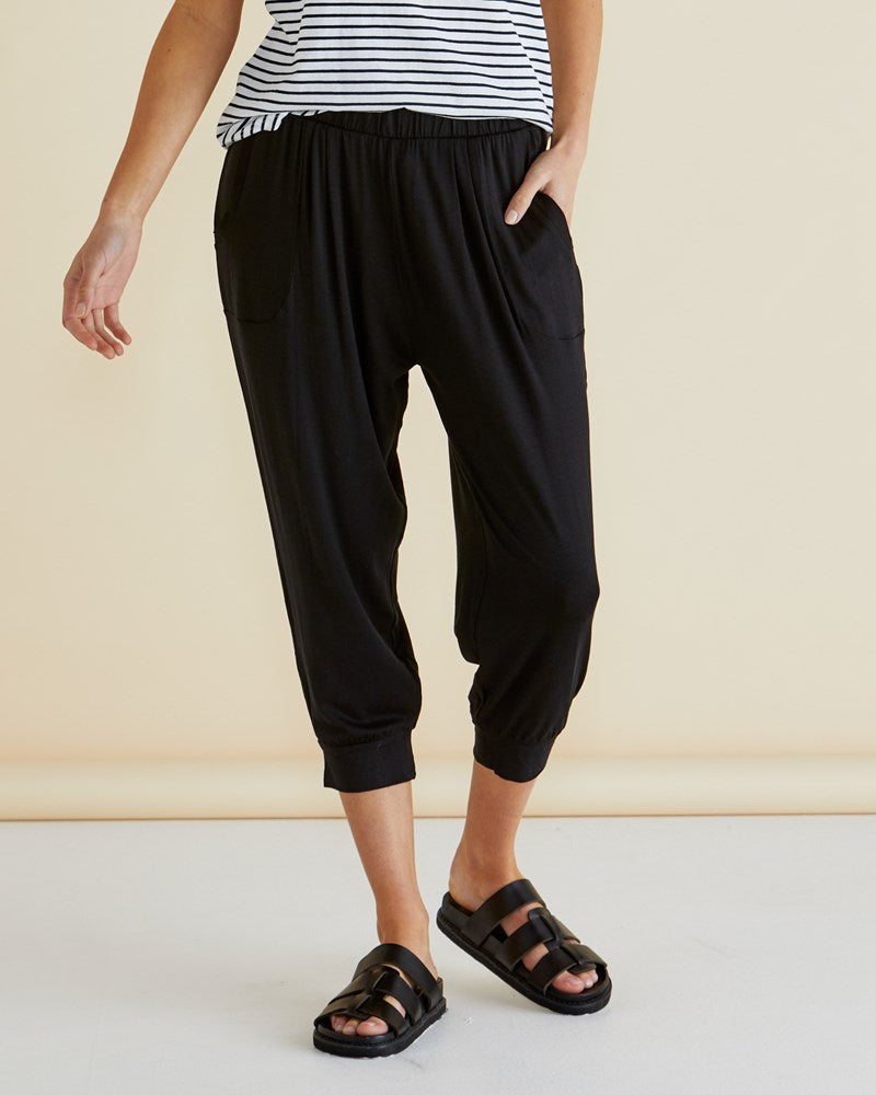 Betty Basics Tokyo 3/4 Pant (Black)