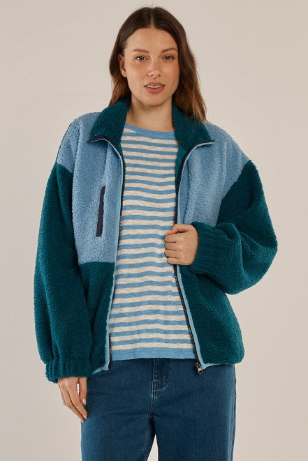Image of a model wearing Outerwear. Productname: Betty Basics Jayne Fleece Jacket Teal Green/Blue in Teal Green/Blue colour by brand - Betty Basics