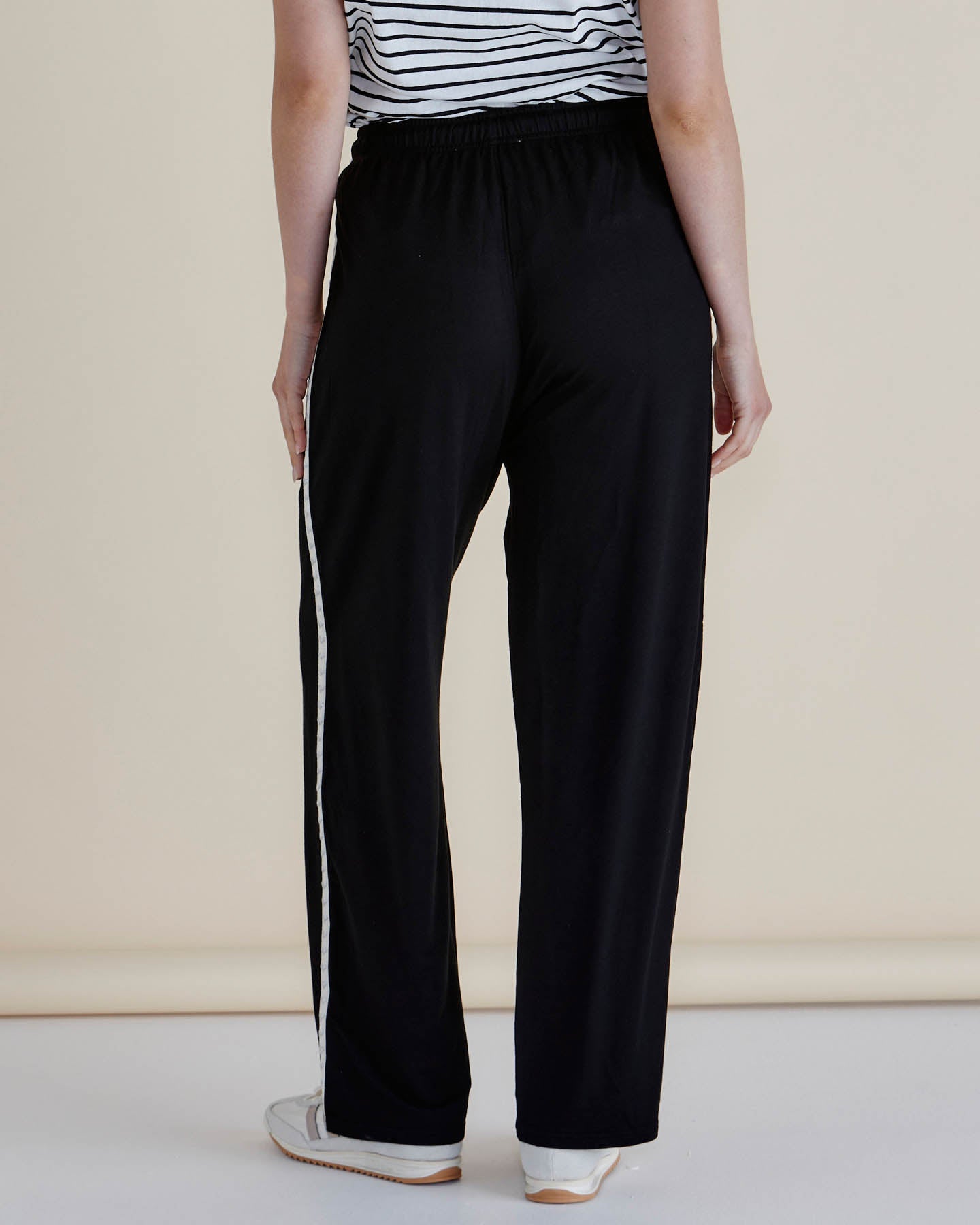 Betty Basics Evelyn Wide Leg Jogger (Black Trim)
