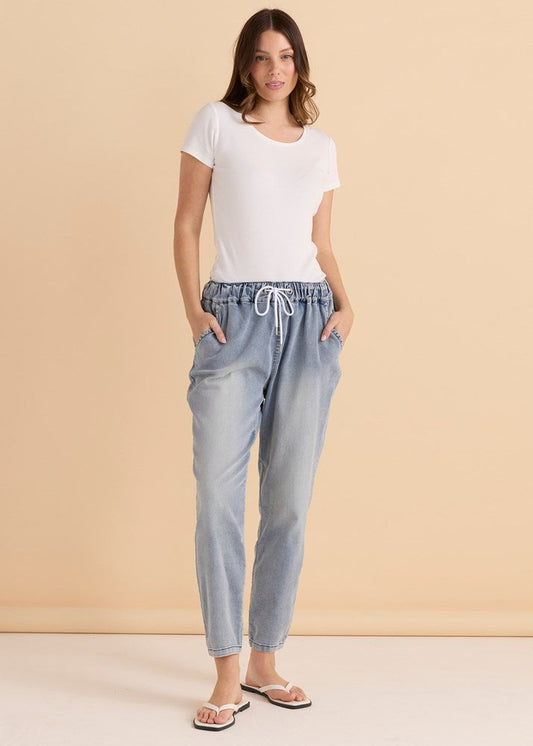 Image of Jeans. Productname: Betty Basics Brooks Jean Light Blue Wash in Light Blue Wash colour by brand - Betty Basics