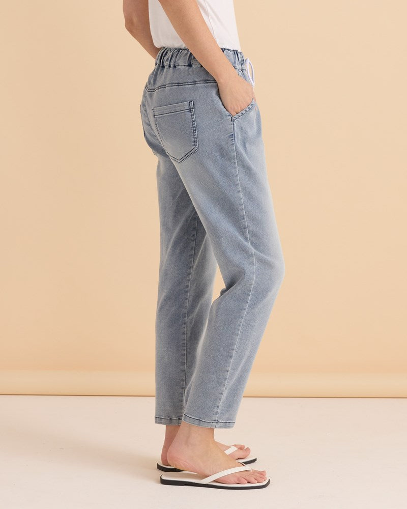 Betty Basics Brooks Jean (Light Blue Wash)