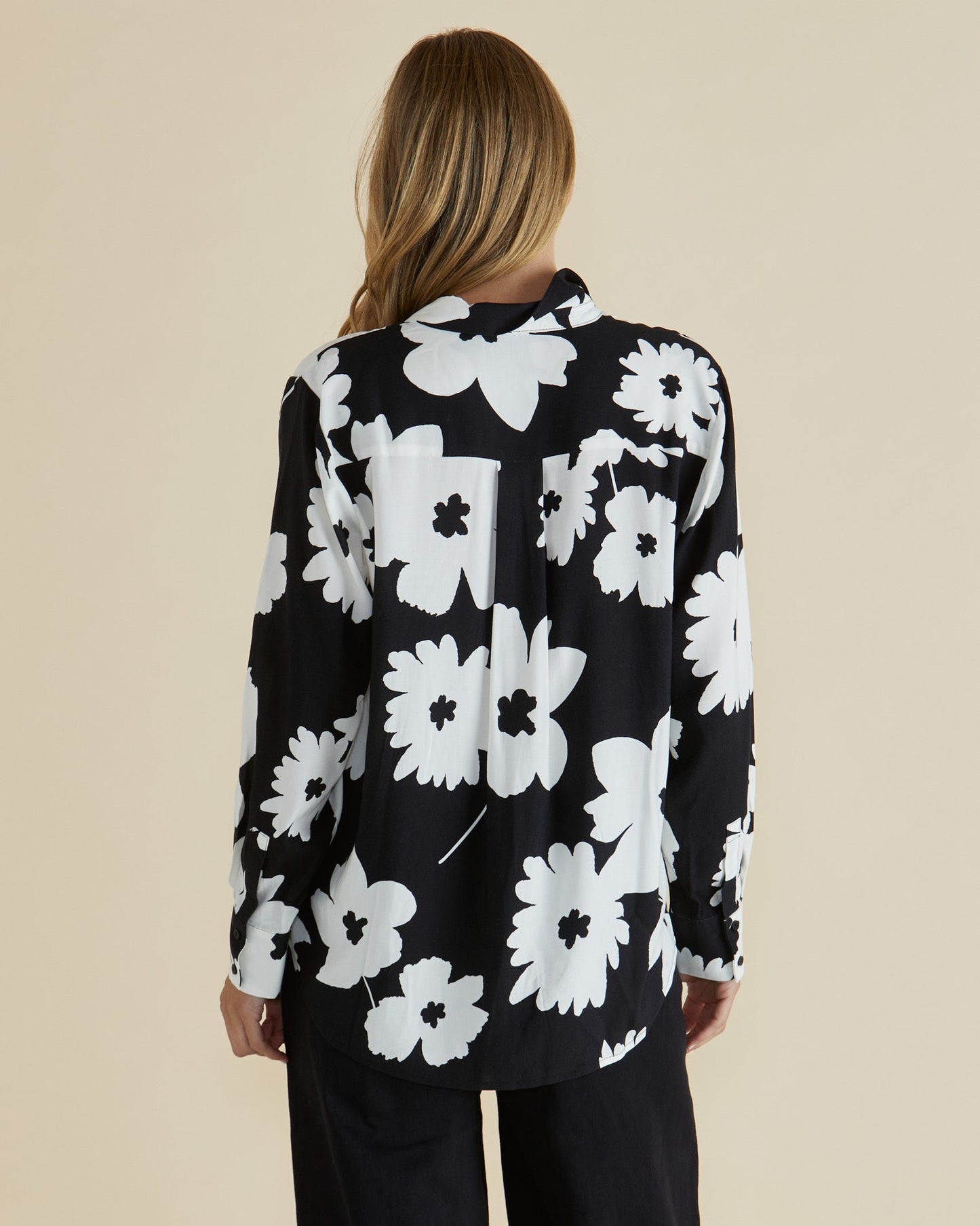 Betty Basics Rosie Shirt (Monochrome Floral)