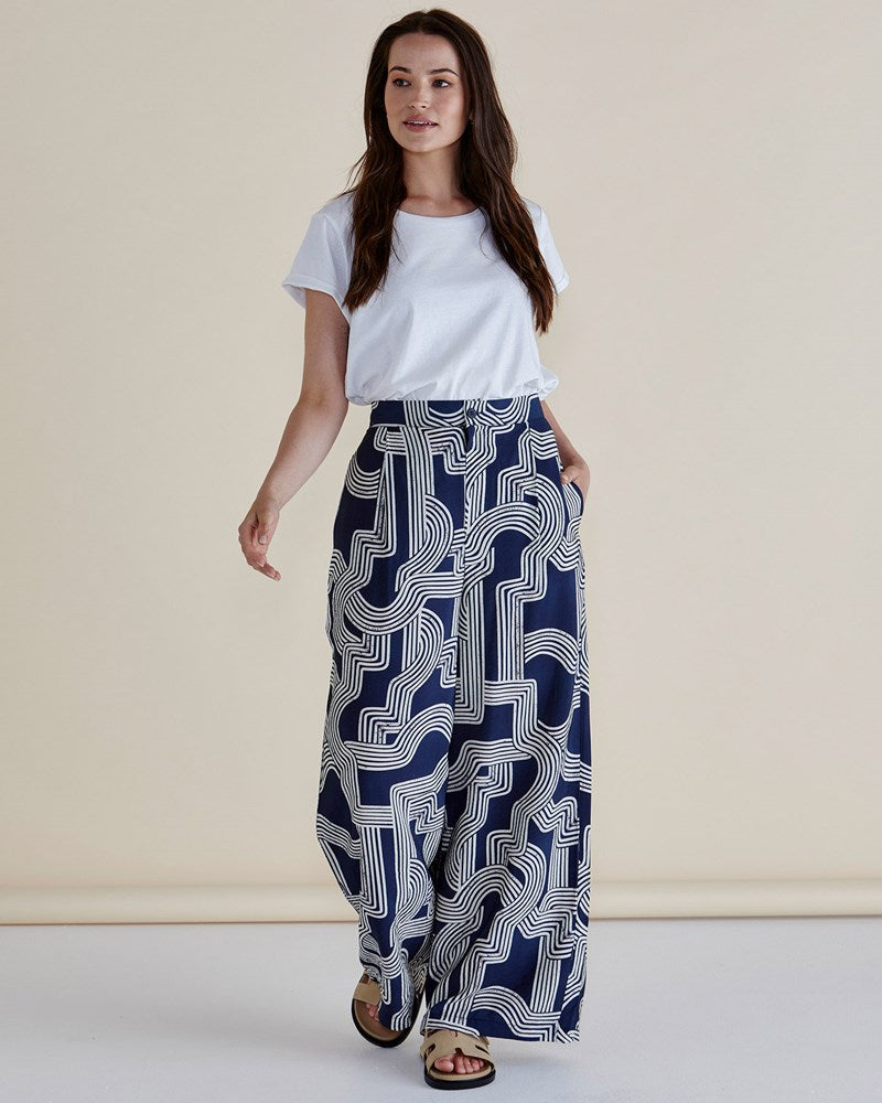 Betty Basics Zander Pant (Navy Geo)