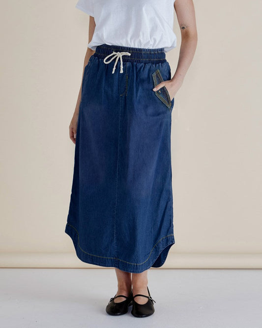 Image of a model wearing Skirts. Productname: Betty Basics Lizbeth Denim Skirt Blue Wash in Blue Wash colour by brand - Betty Basics