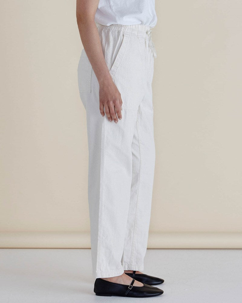 Betty Basics Quinn Cotton Jogger (Dusty White)