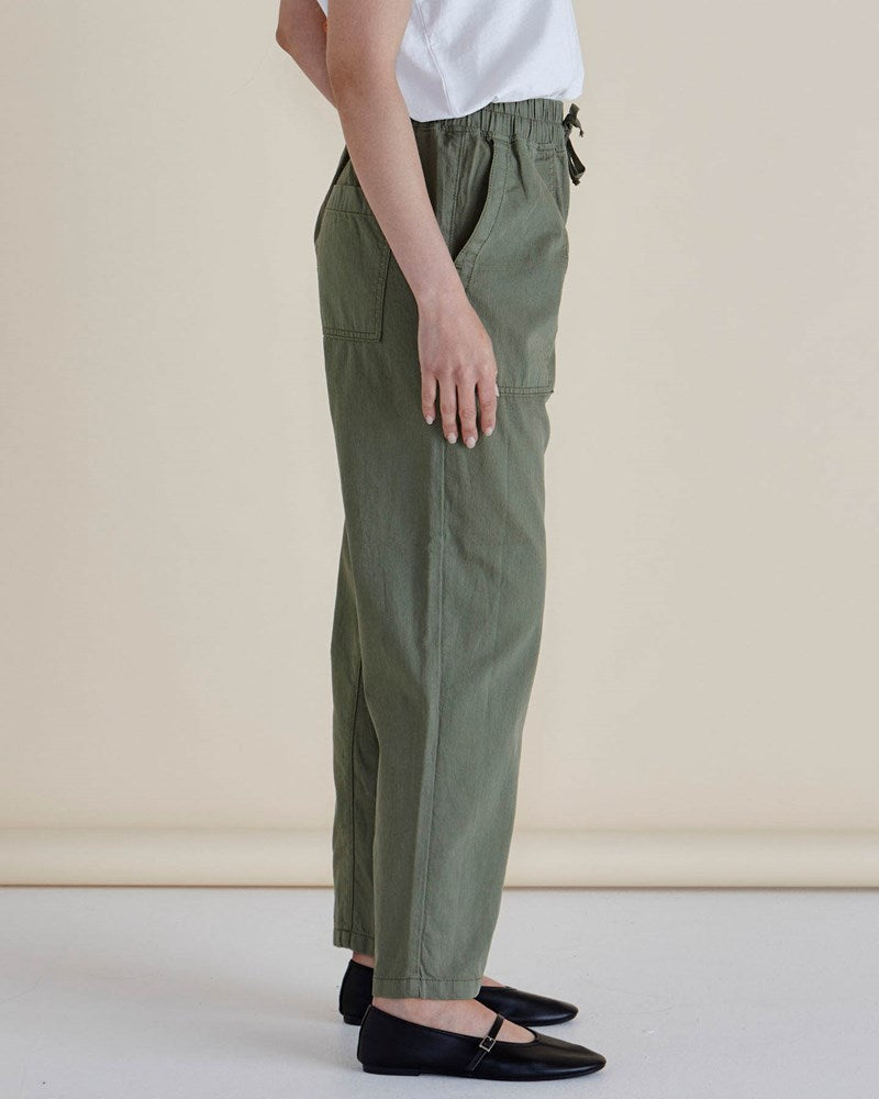 Betty Basics Quinn Cotton Jogger (Khaki)
