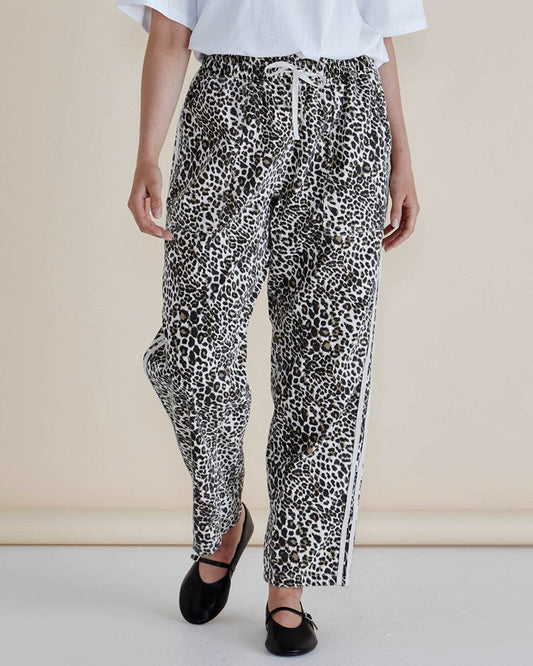 Image of a model wearing Pants. Productname: Betty Basics Quinn Cotton Jogger Leopard Print in Leopard Print colour by brand - Betty Basics