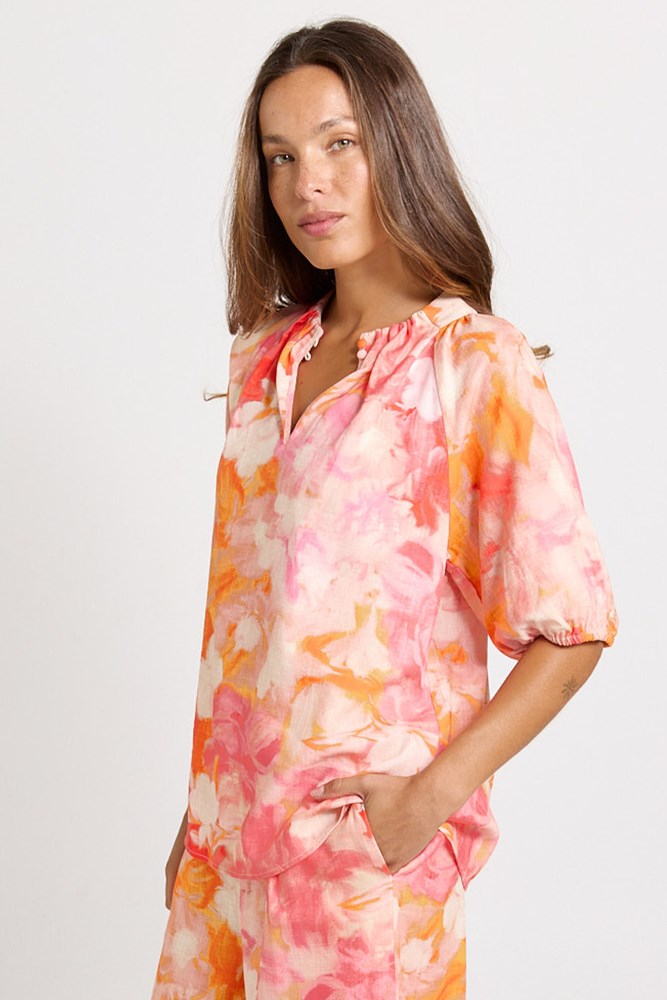 Betty Basics Joanne Linen Blend Blouse (Brushed Floral Print)