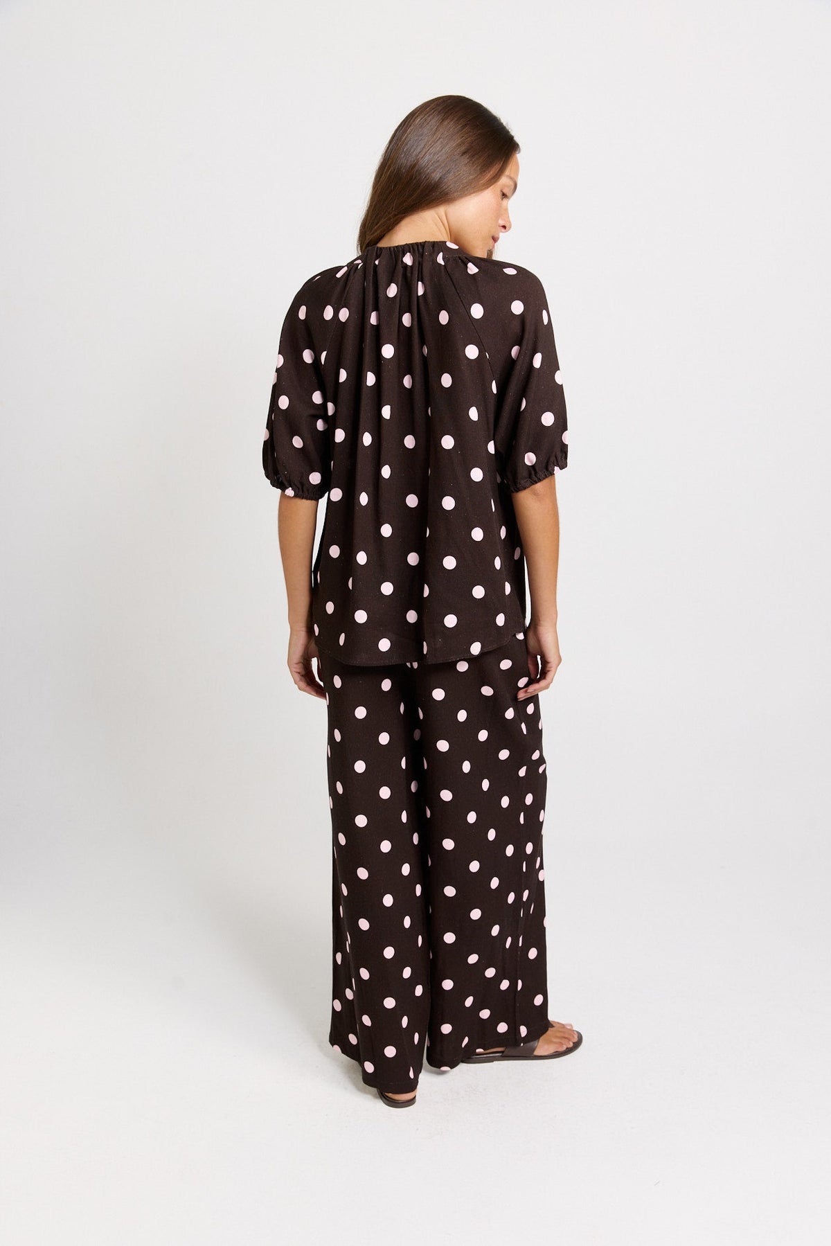 Betty Basics Joanne Linen Blend Blouse (Pink/Choc Polka Dot)