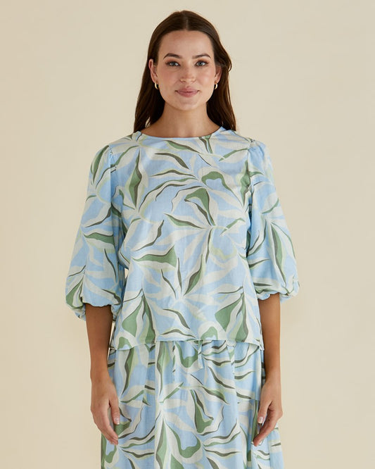 Image of Blouses. Productname: Betty Basics Belize Blouse Garden Print in Garden Print colour by brand - Betty Basics