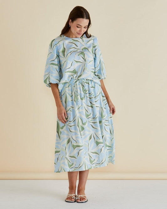 Betty Basics Belize Blouse (Garden Print)