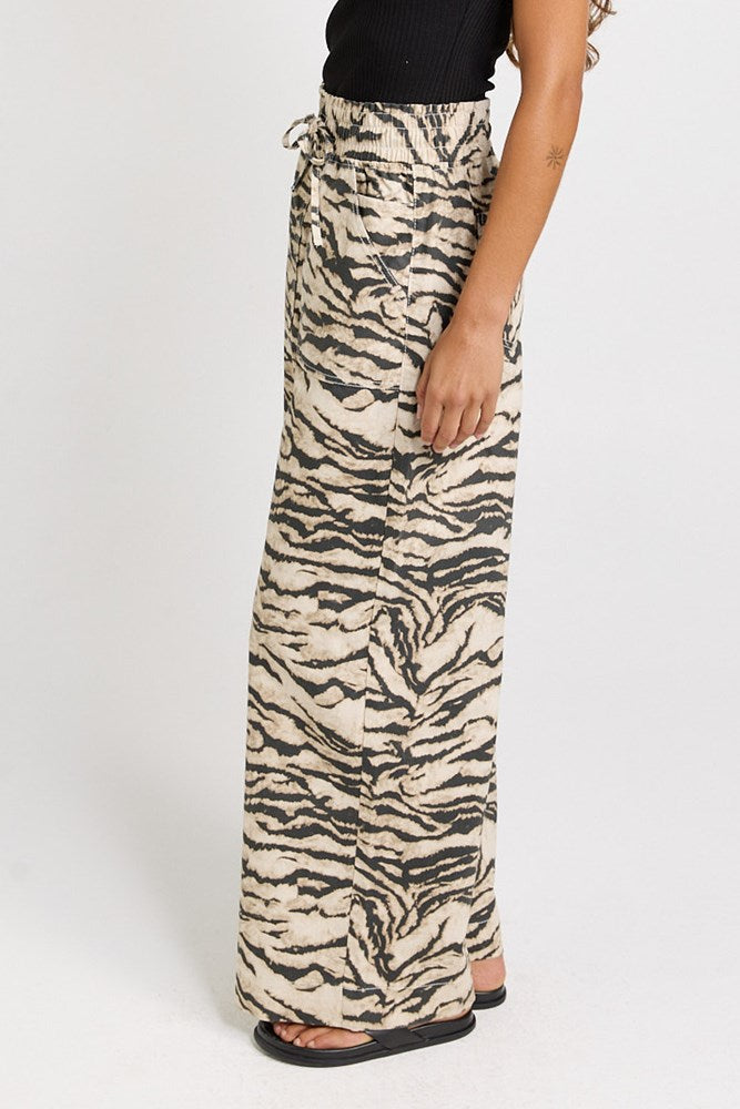 Betty Basics Saffra Wide Leg Jean (Animal)