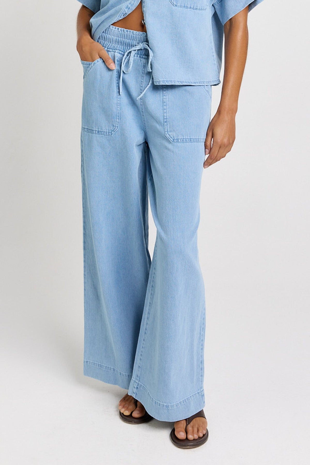 Betty Basics Saffra Relax Leg Jean (Medium Wash)