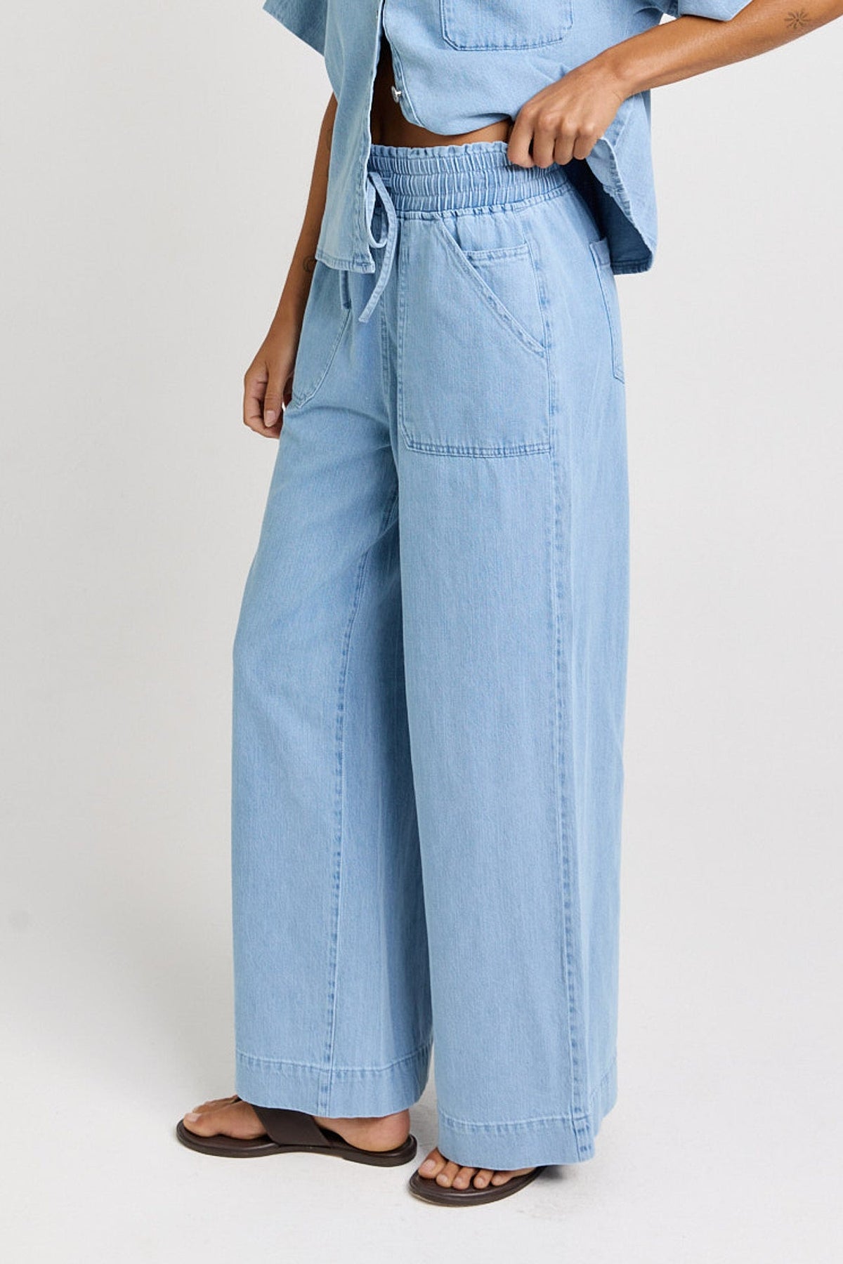 Betty Basics Saffra Relax Leg Jean (Medium Wash)