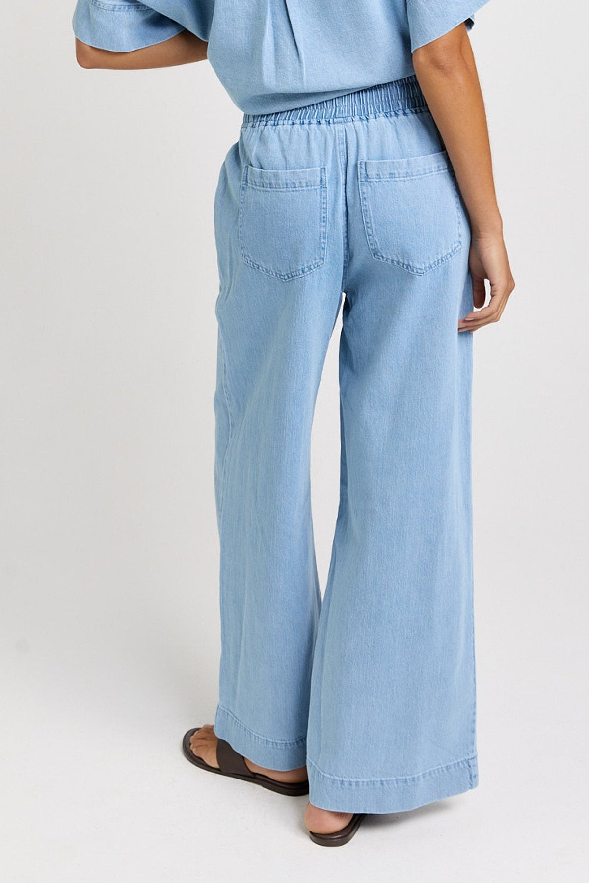 Betty Basics Saffra Relax Leg Jean (Medium Wash)