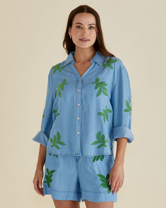 Image of Shirts. Productname: Betty Basics Daria Lyocell Shirt Leaf Mid Wash in Leaf Mid Wash colour by brand - Betty Basics