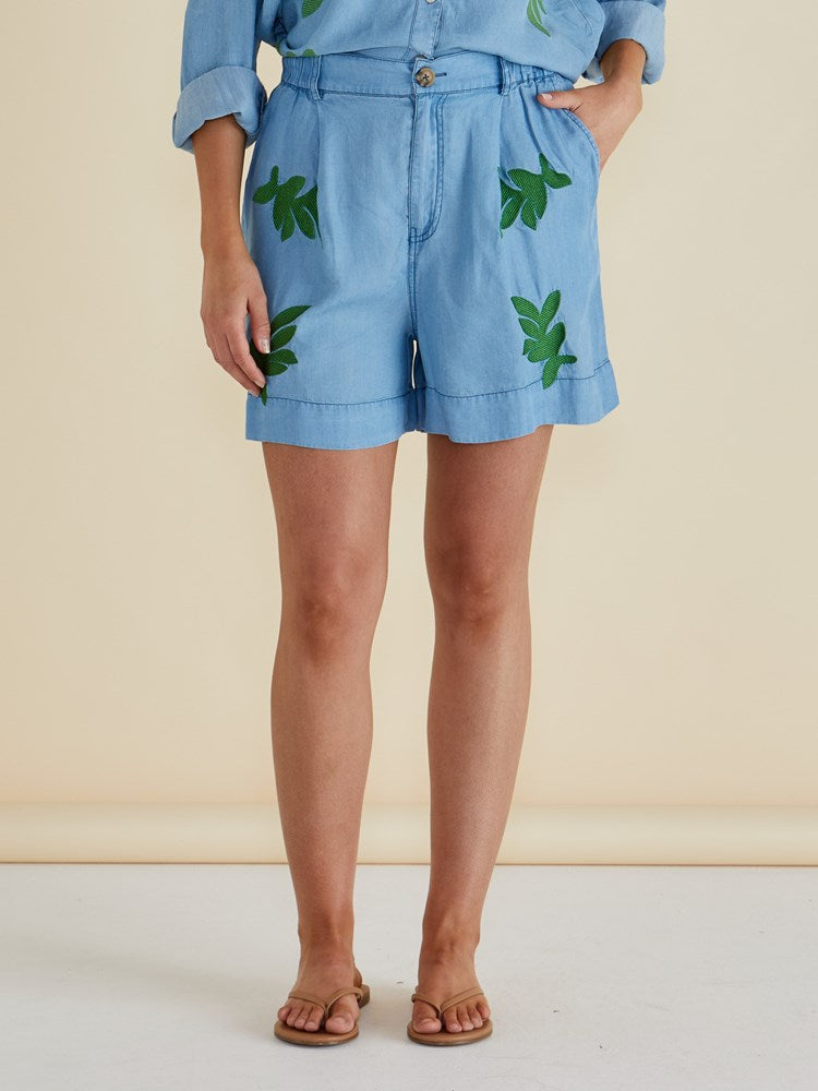 Betty Basics Daria Lyocell Short (Leaf Mid Wash)