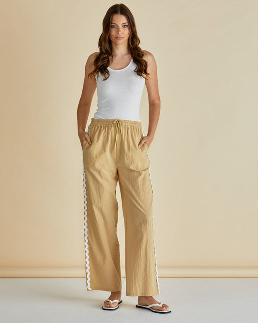 Image of a model wearing Pants. Productname: Betty Basics Georgie Pants Beige Ric Rac in Beige Ric Rac colour by brand - Betty Basics