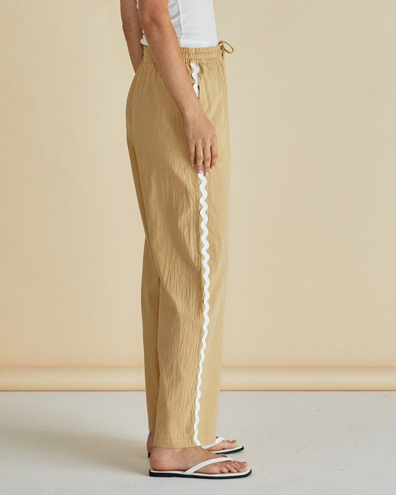 Betty Basics Georgie Pants (Beige Ric Rac)