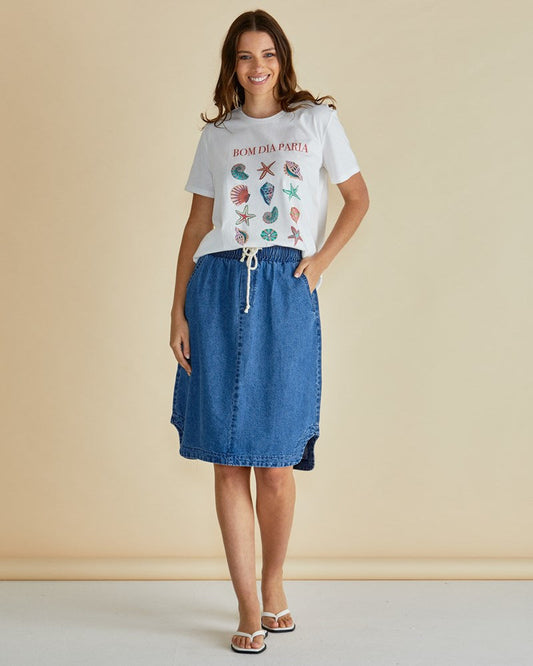 Image of a model wearing Skirts. Productname: Betty Basics Dara Denim Skirt Vintage Blue in Vintage Blue colour by brand - Betty Basics