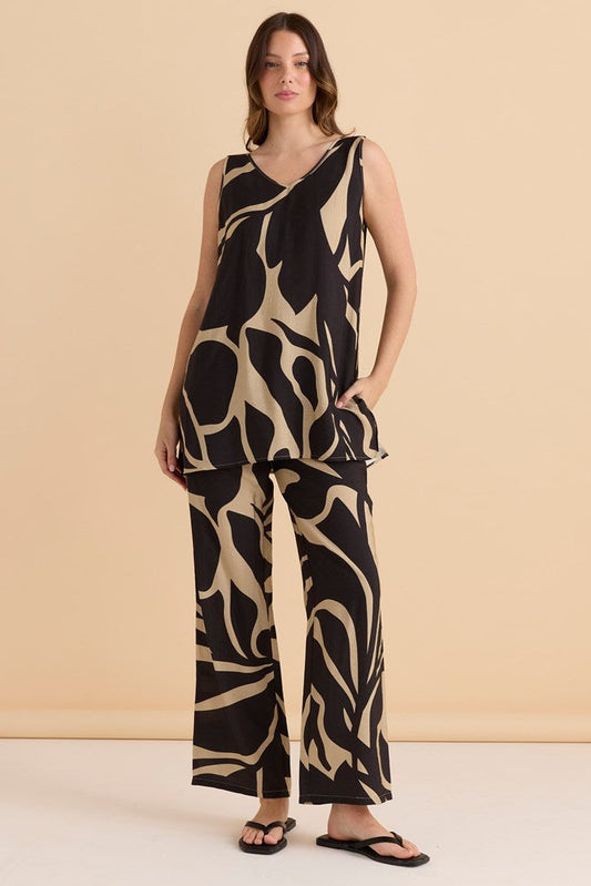 Betty Basics Lana Tunic Tank (Monochrome Floral)