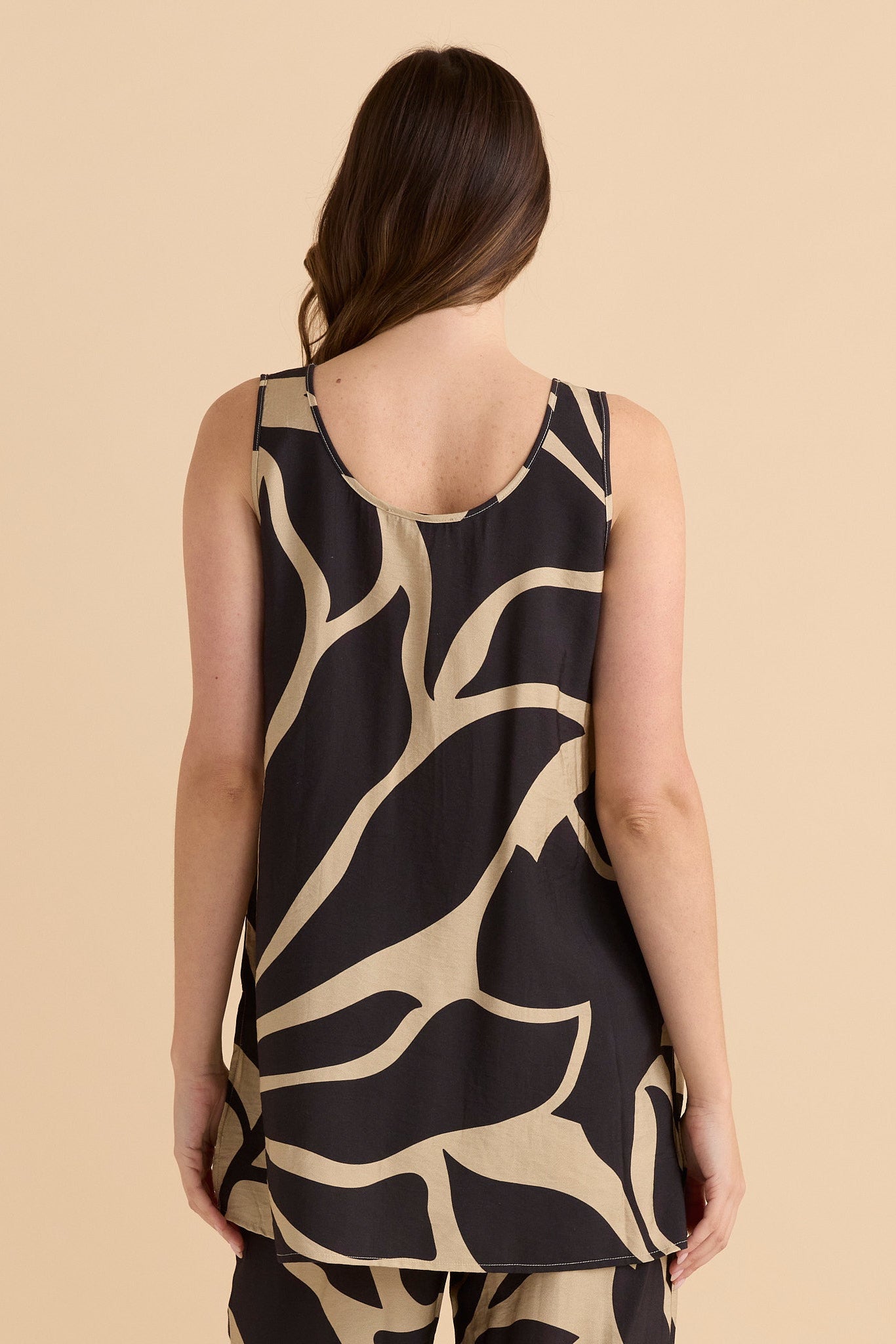 Betty Basics Lana Tunic Tank (Monochrome Floral)